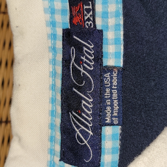 Vintage. Made in the USA. Alial Fital. Matching collar and cuffs. Mens size 3xl - Picture 2 of 8